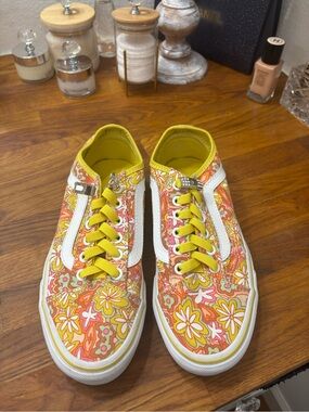 Vans Floral Lace-Up Canvas Sneakers in Yellow and Orange women’s 6.5 worn